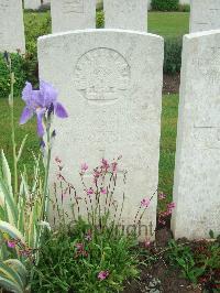Etaples Military Cemetery - Garlick, George Clarence
