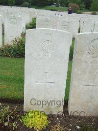 Etaples Military Cemetery - Garner, J