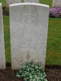 Etaples Military Cemetery - Gater, F