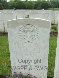 Etaples Military Cemetery - Geddes, A D M