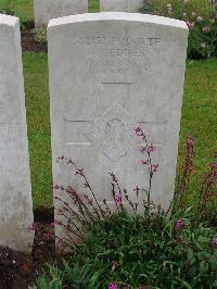 Etaples Military Cemetery - Geddes, John