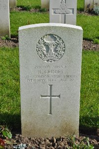 Etaples Military Cemetery - Geddes, Robert