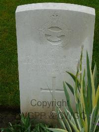 Etaples Military Cemetery - Gibson, Albert Claude