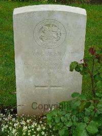 Etaples Military Cemetery - Gibson, G