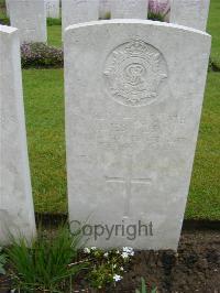 Etaples Military Cemetery - Gibson, James