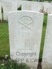 Etaples Military Cemetery - Giddings, Sidney James