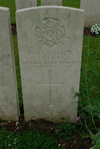 Etaples Military Cemetery - Gilchrist, J