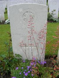 Etaples Military Cemetery - Giles, George