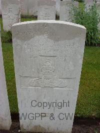 Etaples Military Cemetery - Gill, Worsley