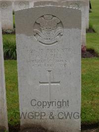 Etaples Military Cemetery - Gill, William James