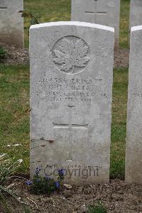 Etaples Military Cemetery - Gilliat, C H