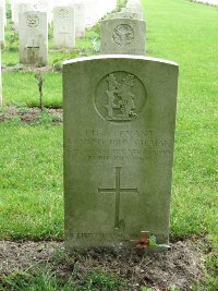 Etaples Military Cemetery - Gilman, Ronald John