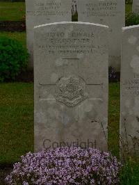Etaples Military Cemetery - Ginnever, Fred