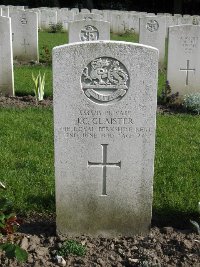 Etaples Military Cemetery - Glaister, John C.