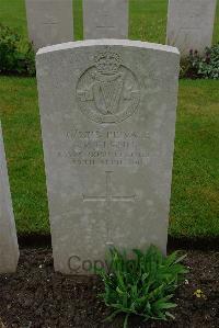 Etaples Military Cemetery - Glenn, R