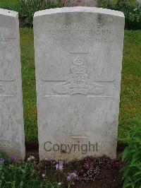 Etaples Military Cemetery - Goddard, James