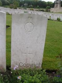Etaples Military Cemetery - Godfrey, H T