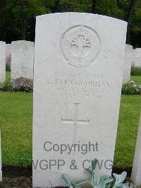 Etaples Military Cemetery - Goodman, Alfred