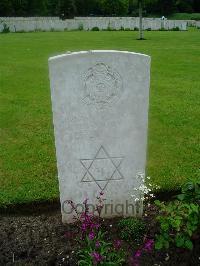 Etaples Military Cemetery - Goodman, Mendel
