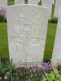 Etaples Military Cemetery - Gordon, Thomas Percy