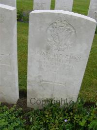 Etaples Military Cemetery - Gourley, E