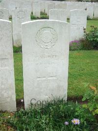 Etaples Military Cemetery - Govier, George Albert