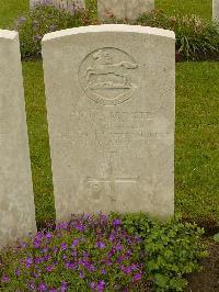 Etaples Military Cemetery - Graham, Cyril Joseph