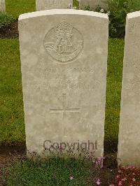 Etaples Military Cemetery - Graham, J