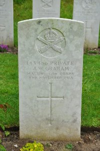 Etaples Military Cemetery - Graham, J W