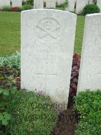Etaples Military Cemetery - Graham, Robert