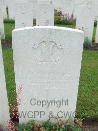 Etaples Military Cemetery - Graham, Robert William