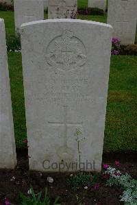Etaples Military Cemetery - Gray, C