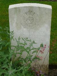 Etaples Military Cemetery - Grayson, John Edward