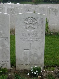 Etaples Military Cemetery - Greaves, F C H
