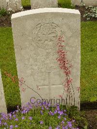 Etaples Military Cemetery - Greaves, J