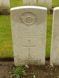 Etaples Military Cemetery - Greaves, William