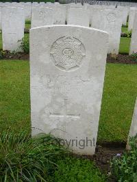Etaples Military Cemetery - Green, H C