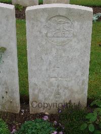 Etaples Military Cemetery - Green, W