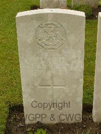 Etaples Military Cemetery - Green, Walter Edward
