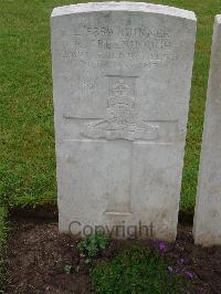Etaples Military Cemetery - Greenhough, Henry