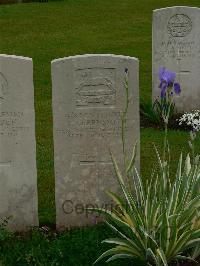 Etaples Military Cemetery - Greensmith, T