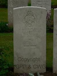 Etaples Military Cemetery - Greenwood, James Albert