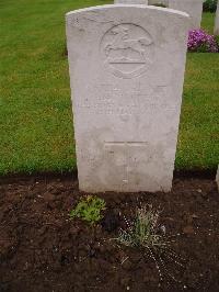 Etaples Military Cemetery - Gregg, John McCurdy