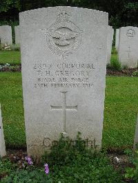 Etaples Military Cemetery - Gregory, T H