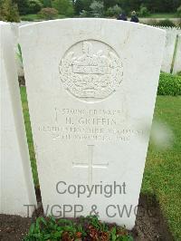 Etaples Military Cemetery - Griffin, H