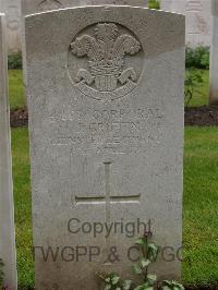 Etaples Military Cemetery - Griffin, J