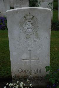 Etaples Military Cemetery - Griffin, W D