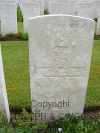 Etaples Military Cemetery - Grime, H