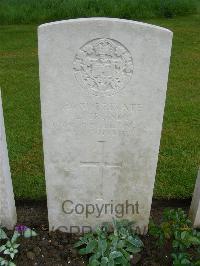 Etaples Military Cemetery - Grundy, Charles