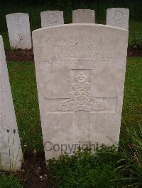 Etaples Military Cemetery - Grundy, William